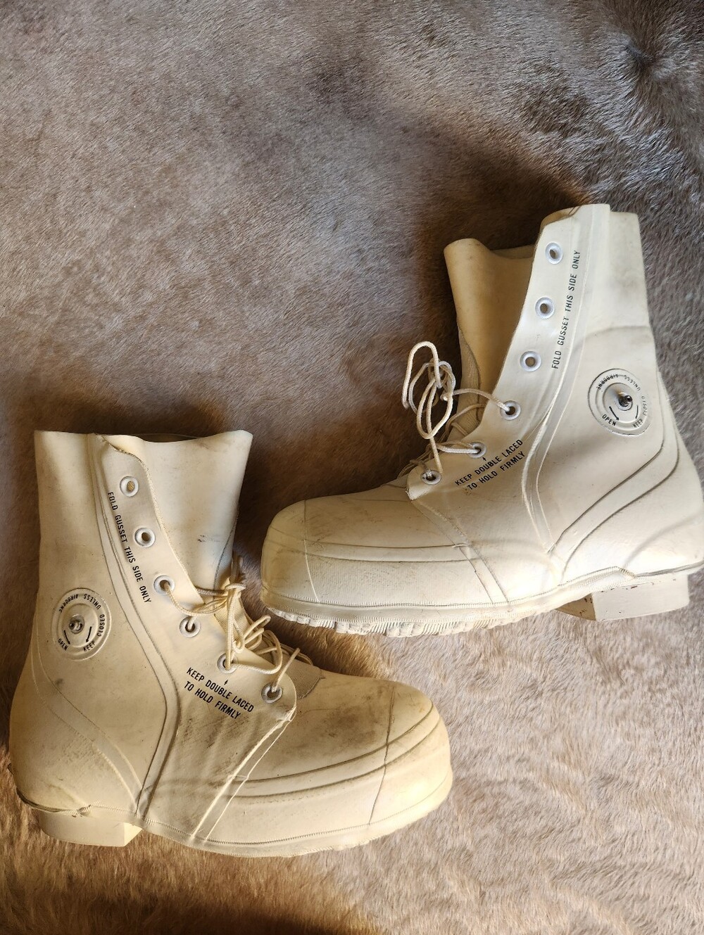 BATA Size 9R Vintage US Military Extreme Cold Weather Mickey Mouse Moon Boots